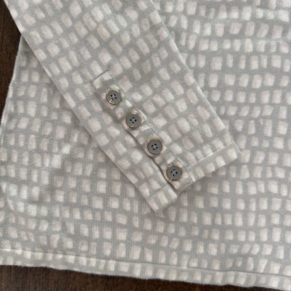 J. McLaughlin Gray Pattern Long Sleeve‎ Top — Size S - Picture 2 of 6